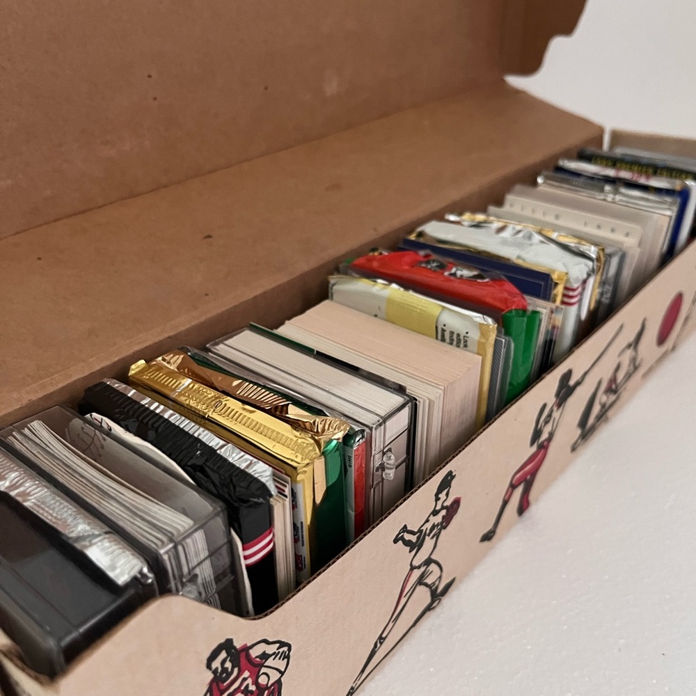 900 Cards in Topps Box - Mixed Lot | Collector’s Find